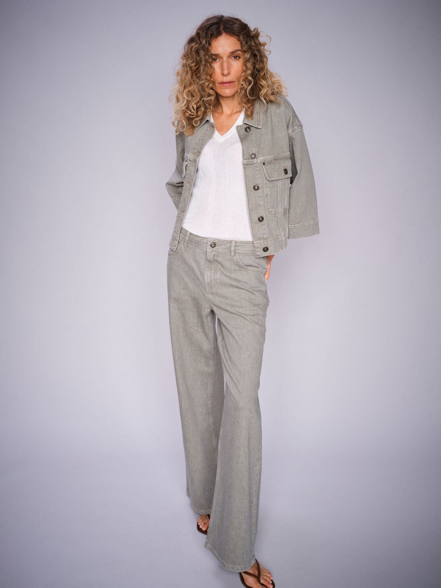 Modelshot / Shadow / Detail